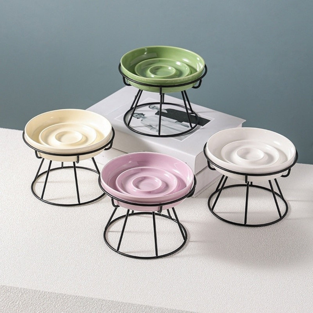 Slow feeder bowl for dogs and cats